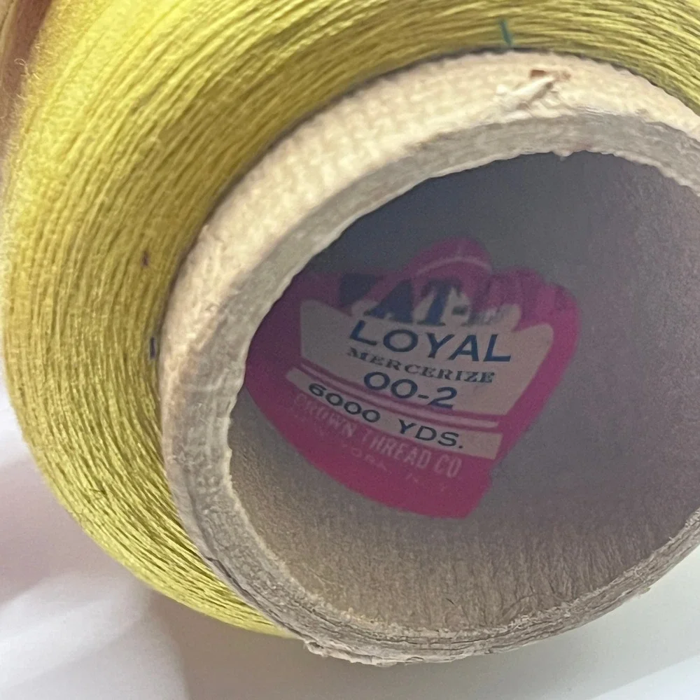 Vintage Crown Thread Co Loyal Mercerized Cotton Cones 6000 Yds 00-2 Set of 4